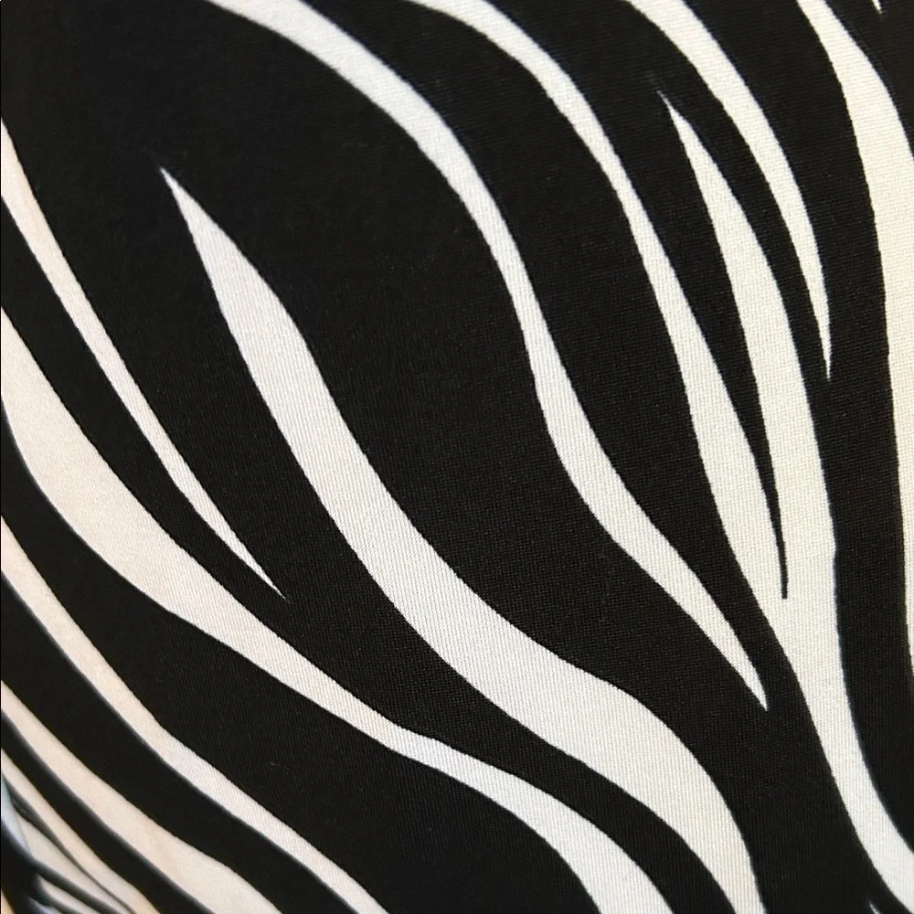 Elegant Black and White Zebra Print Maxi Dress - Picture 12 of 13